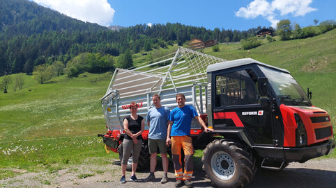 Maschinenübergabe Familie Stadler