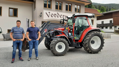 Maschinenübergabe Familie Riedlsperger Gabriel
